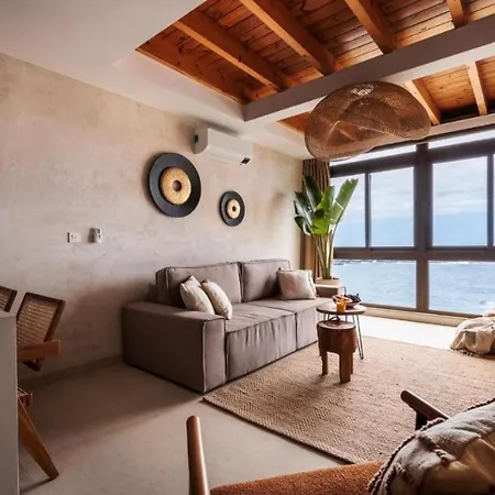 Apartment 2 Boho Sun Ocean Breeze *