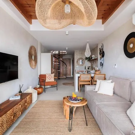 Apartment 2 Boho Sun Ocean Breeze *